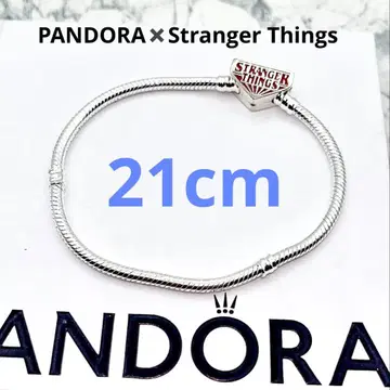 PANDORAStranger Things 팔찌 180 로고
