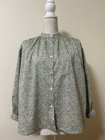 핸드메이드 리버티 원단 사용 밴드 카라 블라우스