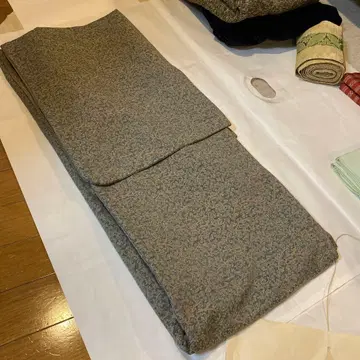 그레이 꽃무늬 코몬