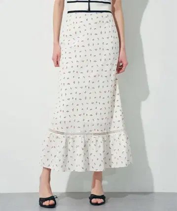 DEICY 미니 플라워 레이스 스커트