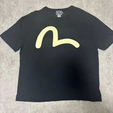 EVISU 블랙 티셔츠 M 사이즈