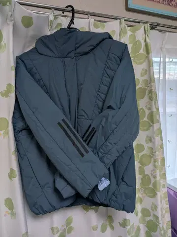 adidas 후드 부착 충전솜 점퍼 L 사이즈