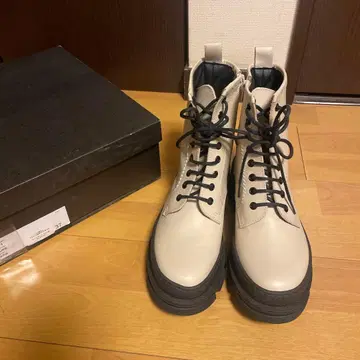 새상품 FAEDA 사이드 고어 레이스업 부츠 크림색 37 신발 신발