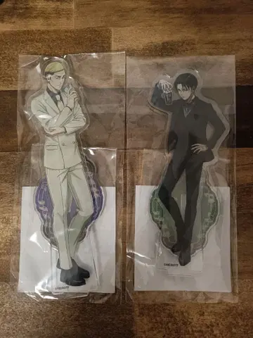 진격의 거인 HUB 콜라보 아크릴 스탠드 리바이 엘빈