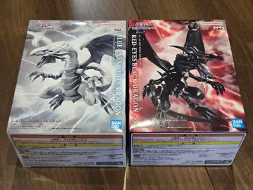 레드아이즈 블랙 드래곤 푸른 눈의 백룡 피규어