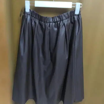 레리안 다크 브라운 플레어 스커트 전체 밴딩 인조 가죽 가죽