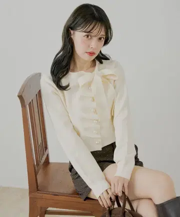 chico 프론트 리본 펄 프릴 상의 [ SALON by Chico ]