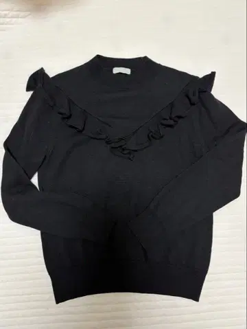 새상품급 에스트네이션 프릴 니트 블랙 울 100% 38