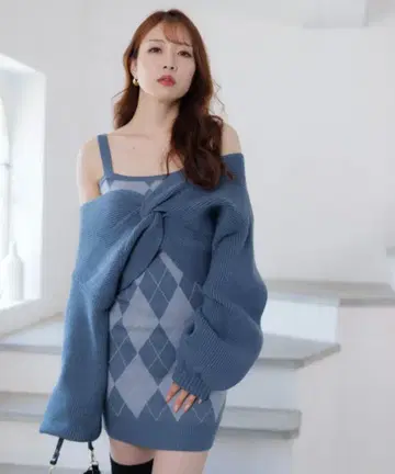 LIP SERVICE 아가일 무늬 오프숄더 니트