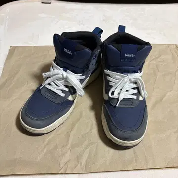 [ 26.0cm ] Vans 하이컷 스니커즈