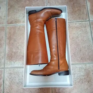 브라운 가죽 롱 부츠 지퍼 포함