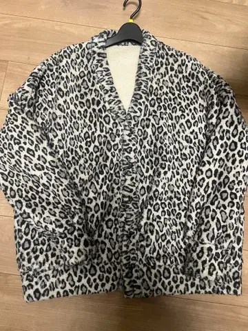 퍼 플리스 V넥 가디건