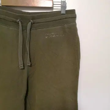 [ GAP 갭 ] 좋은 색감 칼리지 밀리터리 프린트 스웨트 팬츠