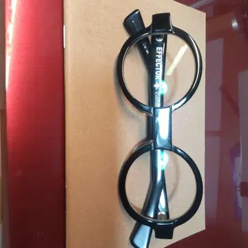 EFFECTOR TAVERN 블랙 라운드 프레임 안경