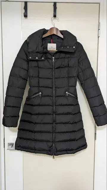 MONCLER 블랙 다운 자켓