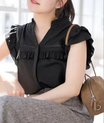 미사용품 IENA 코튼 프렌치 프릴 블라우스 블랙