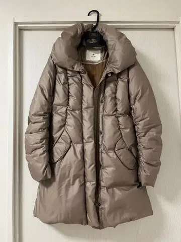 ef-de 다운 코트 S 사이즈