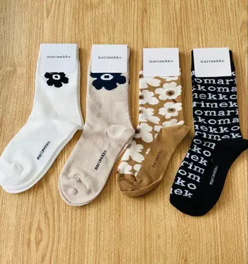 새상품 마리메꼬 양말 4족