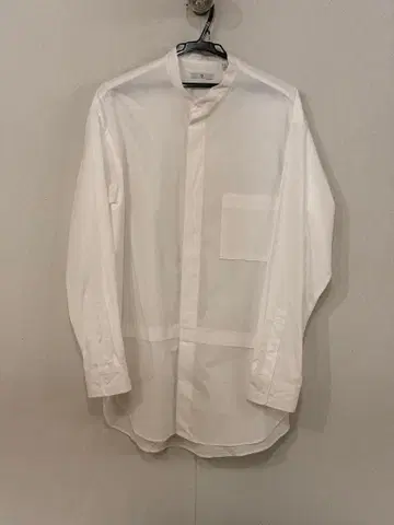 유니클로 +J 밴드 카라 셔츠