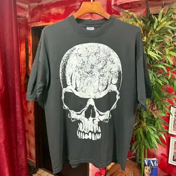 vintage skull Tee