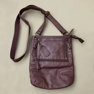 LEAF 가죽 브라운 숄더백 사코슈