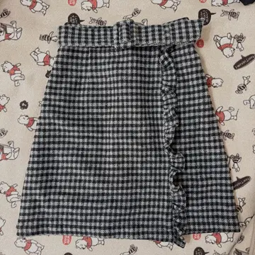 벨트 달린 프릴 미니 스커트 (체크), 피인트