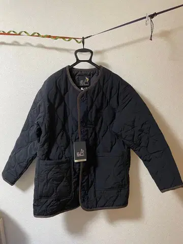 고슬로우캐러밴 퀼팅 자켓 사이즈 4 블랙