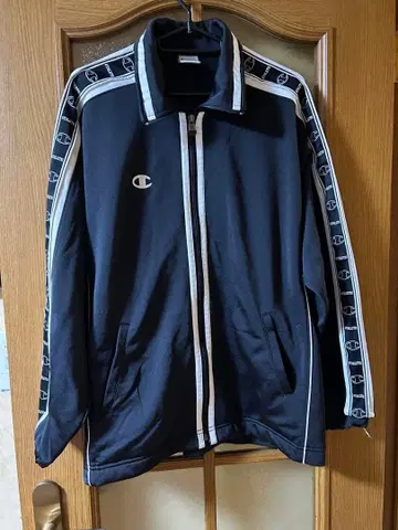 Champion 스트라이프 저지 블랙