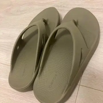 OOFOS OOriginal 27cm