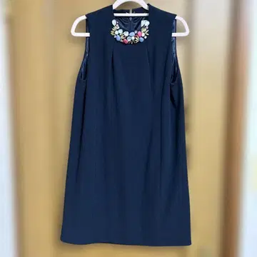 네이비 슬리브리스 원피스 비쥬 포함