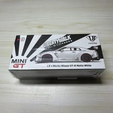 LB Works 닛산 GT-R R35 타입 I 매트 화이트