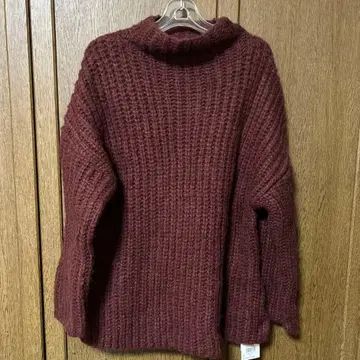 새상품 Mila Owen 버건디 터틀넥 니트 보르도
