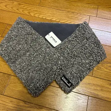 미사용 새상품 agnis b. 보아 머플러 그레이