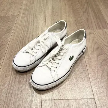 라코스테 화이트 가죽 스니커즈