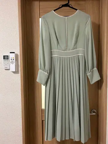 NATURAL BEAUTY BASIC 민트 그린 긴팔 플리츠 원피스