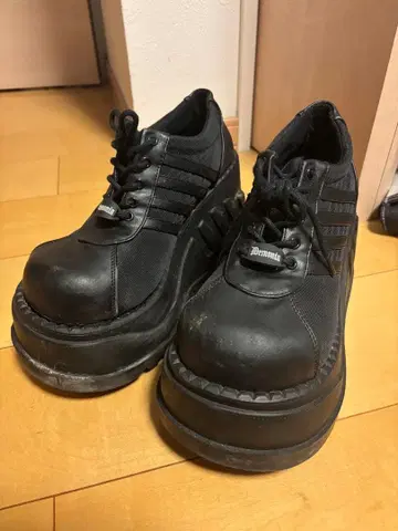 Demonia 블랙 플랫폼 신발