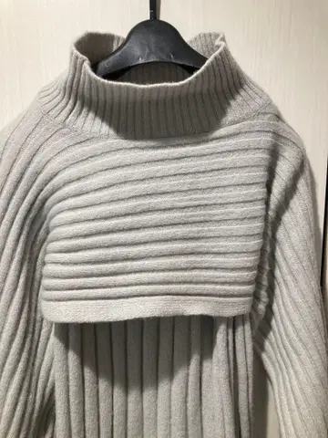 새상품급 Mila Owen 니트 슬리브리스 원피스 & 상의 세트