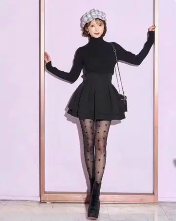 미셸 마카롱 슬림 레그 스커트 블랙 M