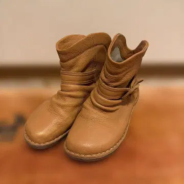 groove 천연 가죽 베이지 슬립온 부츠 38.0