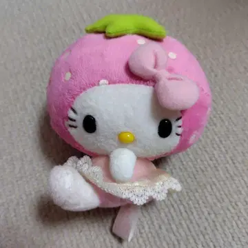 딸기 모양 봉제 인형