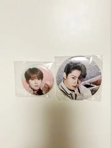 Lee Know 캔뱃지 2개 세트