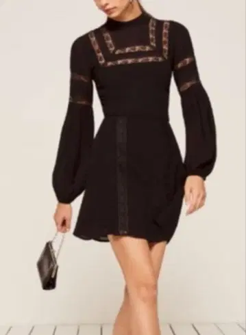 엘레강트한 블랙 미니 드레스