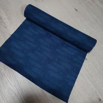 다크 네이비 기모노 옷감 전통적인 무늬 포함