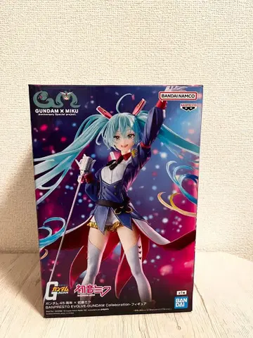 GUNDAM x MIKU 콜라보 피규어