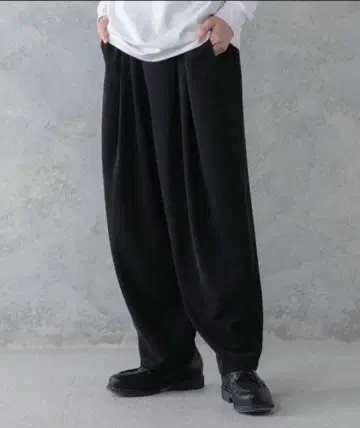 새상품급 [ KUUUPY ] 2턱 이지 테이퍼드 팬츠 (슬랙스)