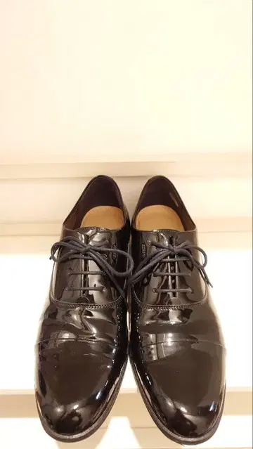 새상품급 ing 잉그 에나멜 레이스업 슈즈