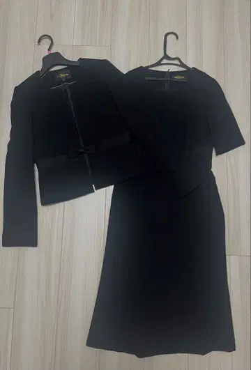 새상품급 유키코 하나이 블랙 포멀 노카라 자켓 원피스