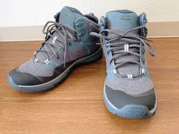 [1회 사용 초미품] KEEN 그레이 하이컷 트레킹 슈즈 24.5