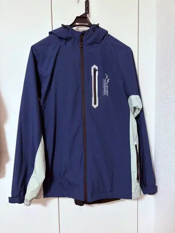 나일론 자켓 네이비 후드 부착