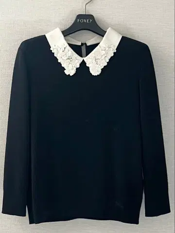 FOXEY 폭시 긴팔 꽃 옷깃 니트